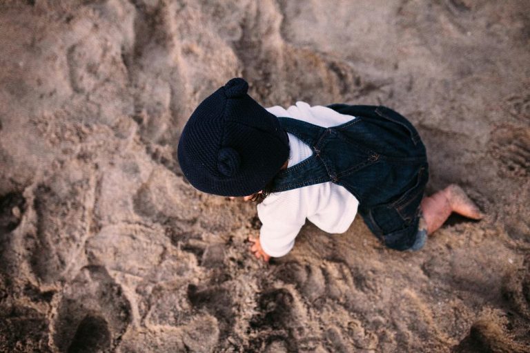 Beach family pose ideas