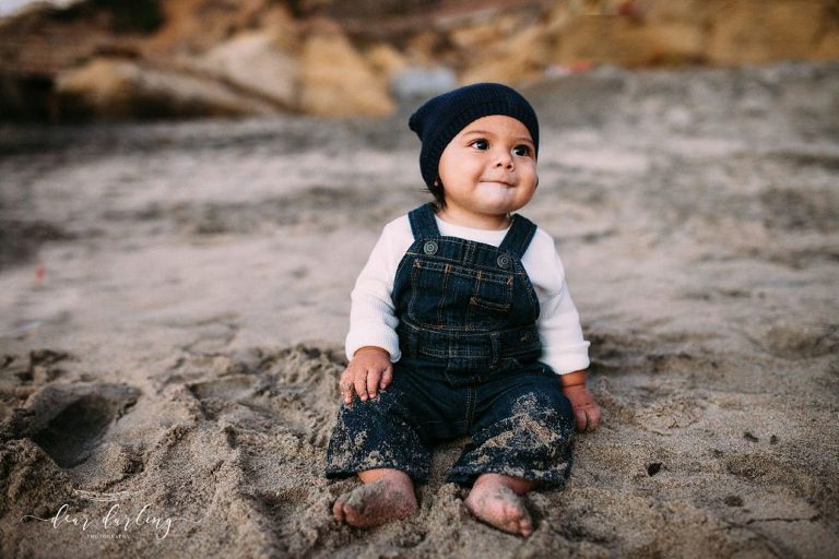 Beach family pose ideas