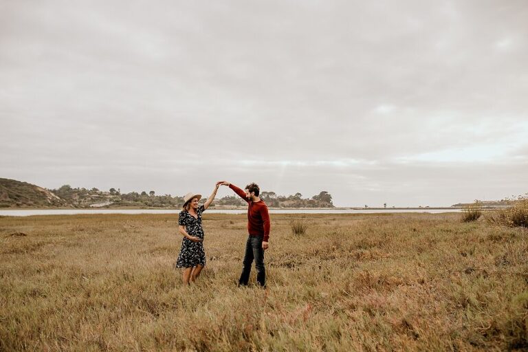 San Diego Maternity Photoshoot Pose