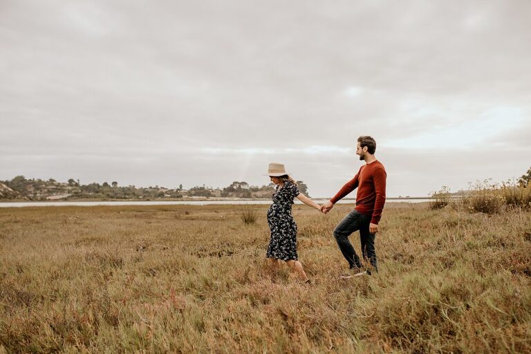 San Diego Maternity Photoshoot Pose